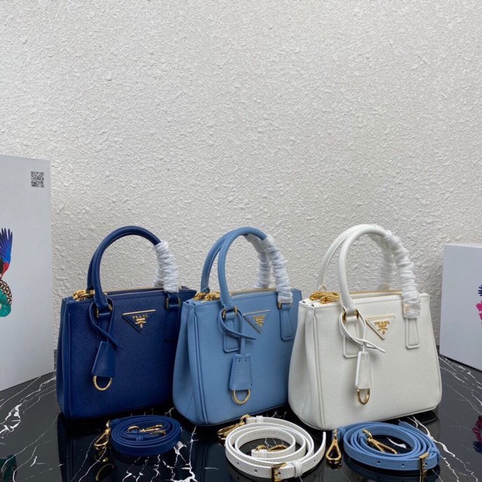 prad@ handbag