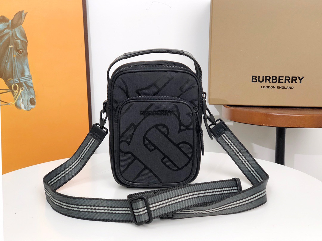 B\URBER\RY NEW BAGS