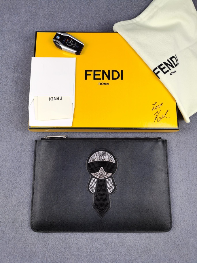 FENDl CLUTCH