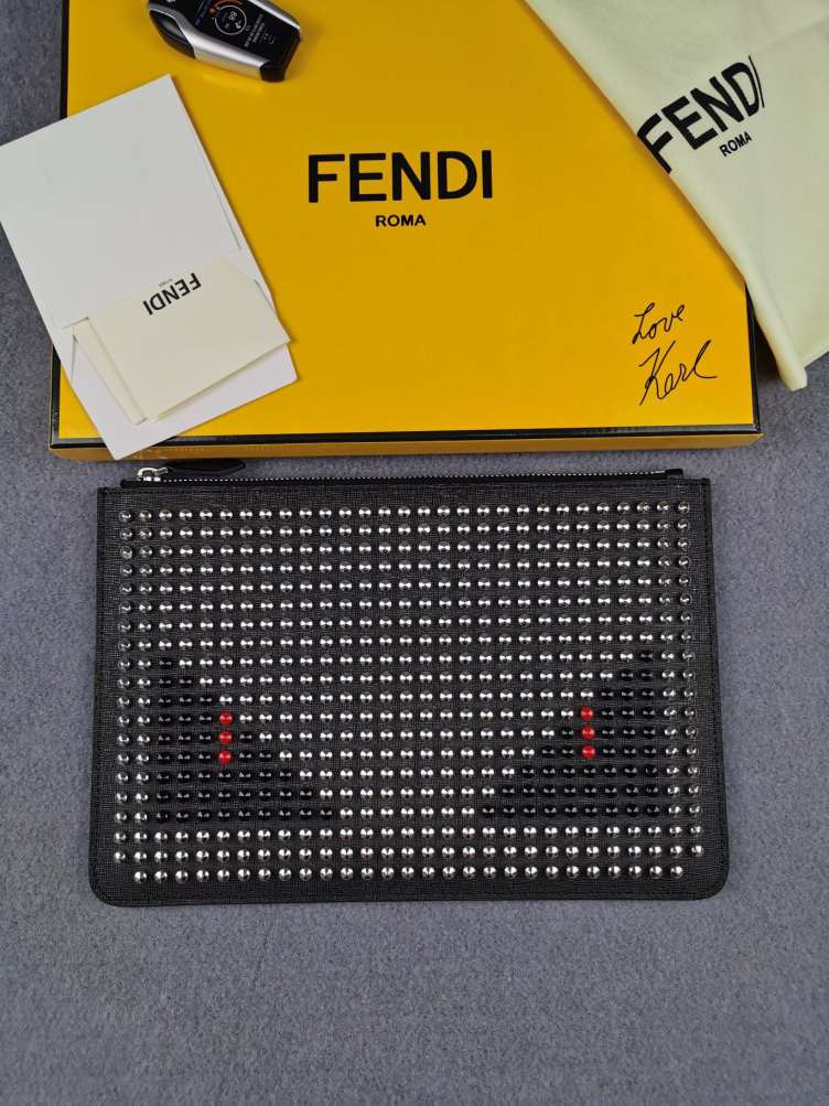 FENDl CLUTCH