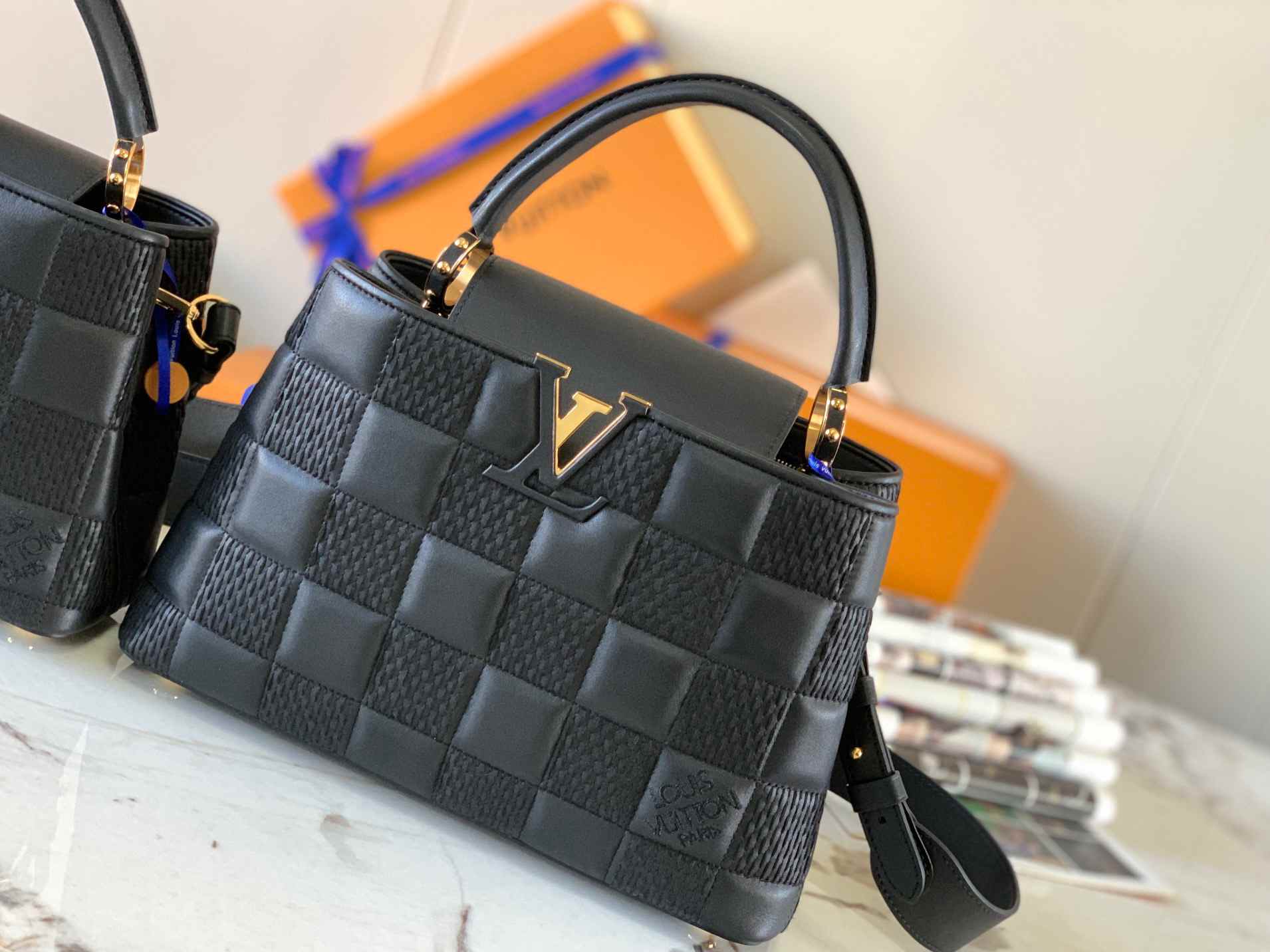 L\V WOMENS NEW HANDBAG
