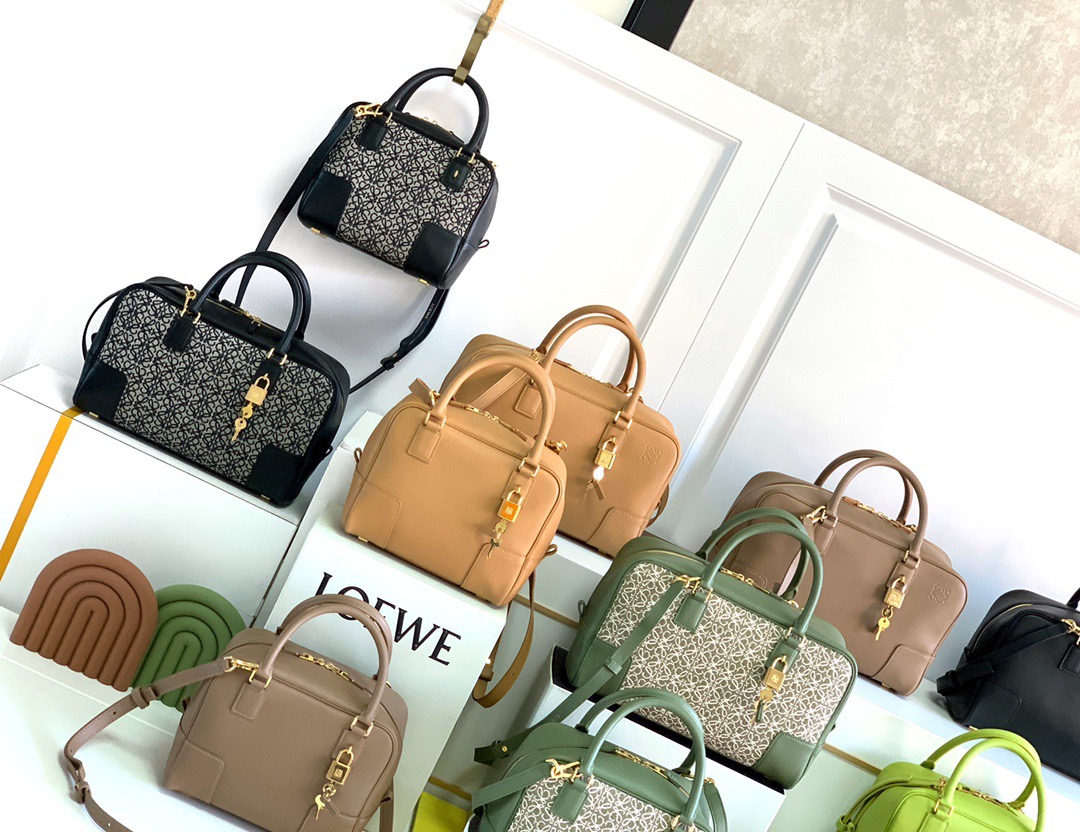 L0EWE HANDBAG