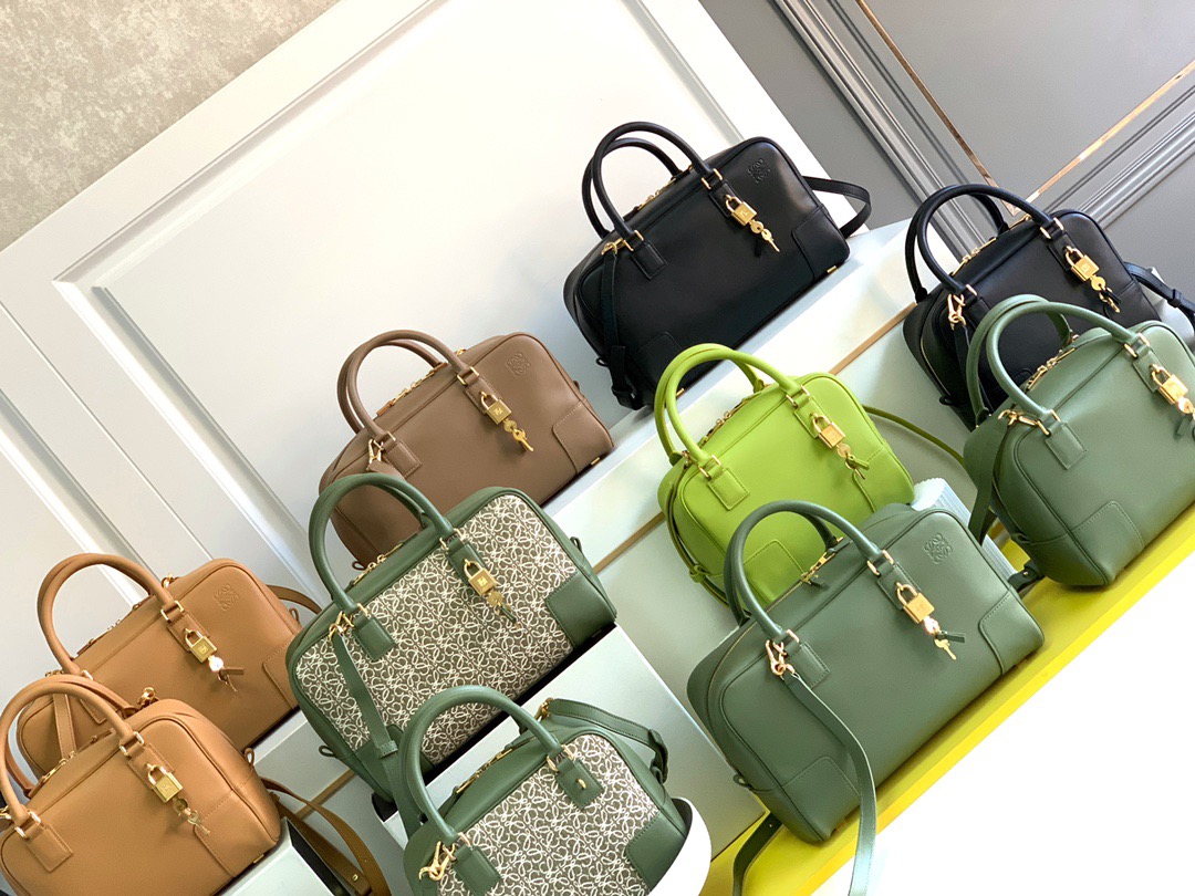 L0EWE HANDBAG