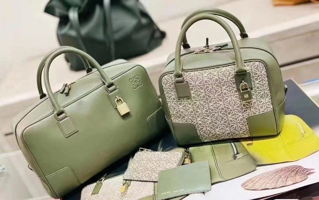 L0EWE HANDBAG