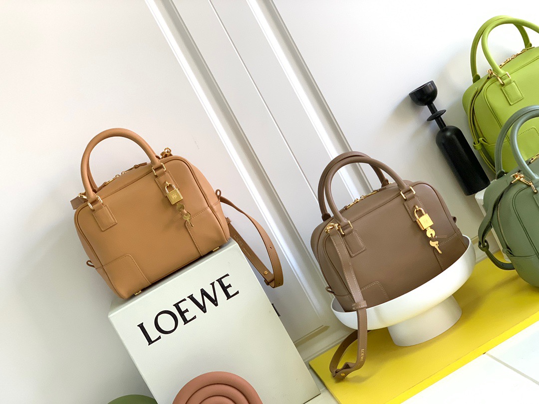 L0EWE HANDBAG