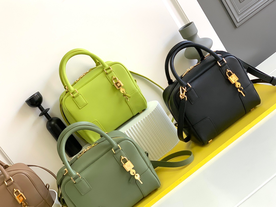 L0EWE HANDBAG