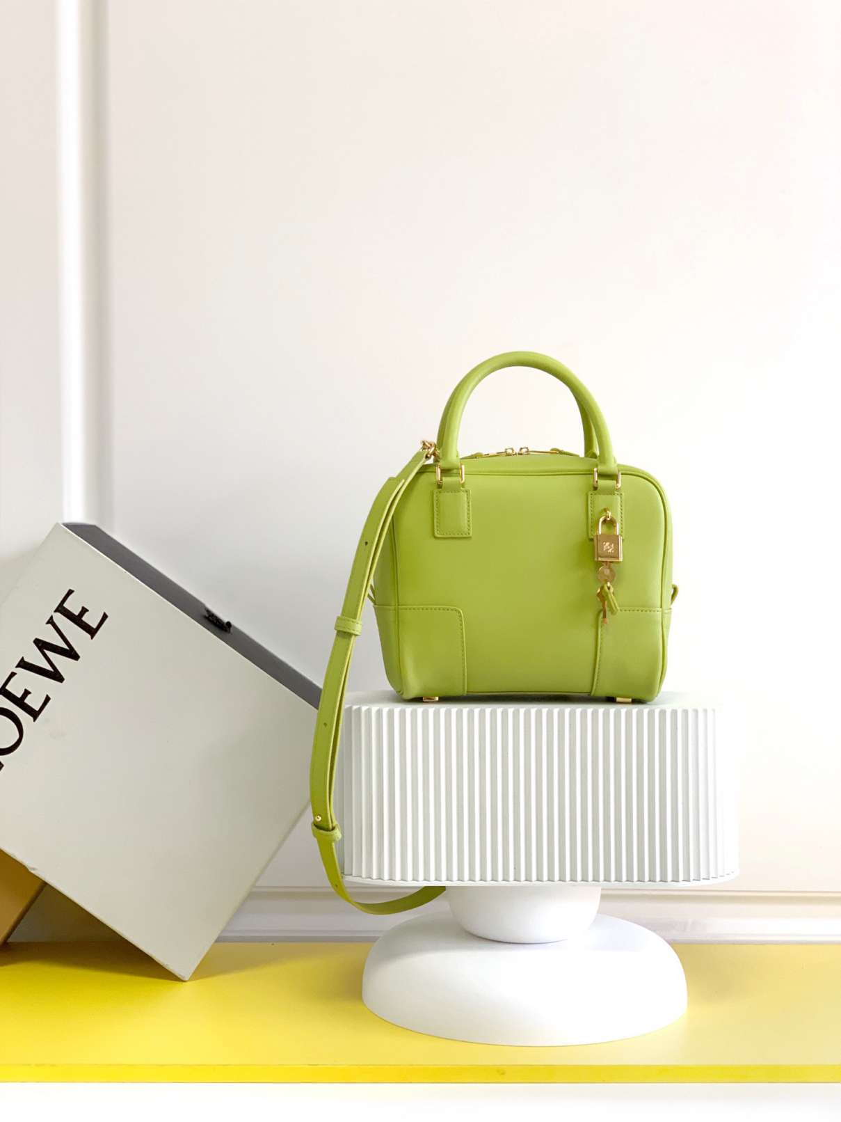 L0EWE HANDBAG