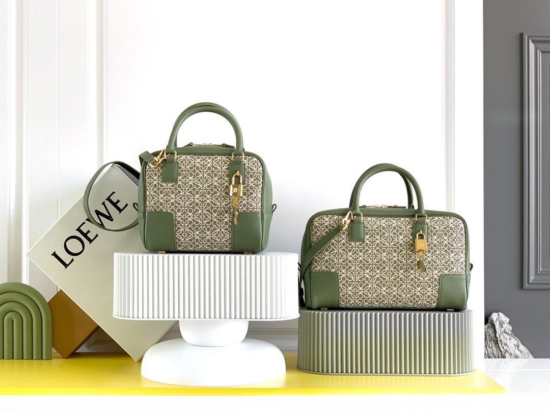 L0EWE HANDBAG