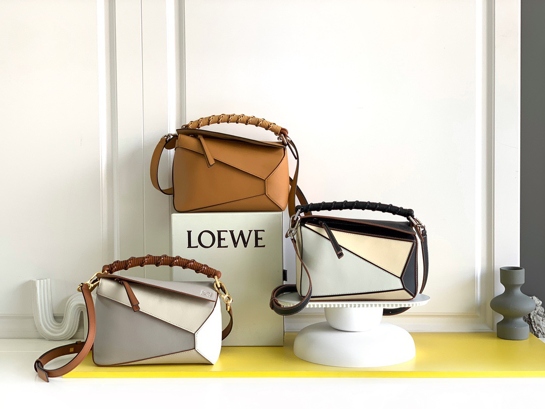 L0EWE BAG