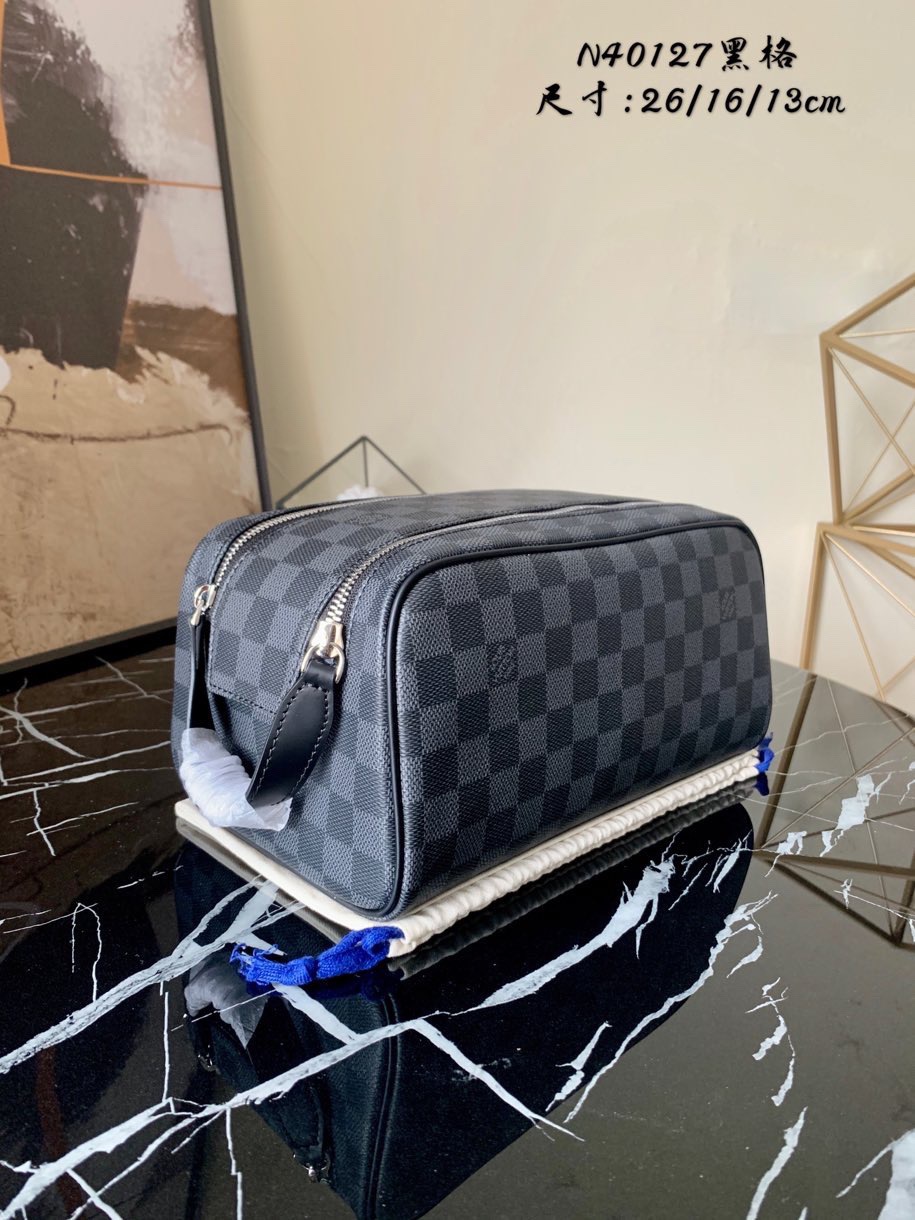 L\V MENS BAG