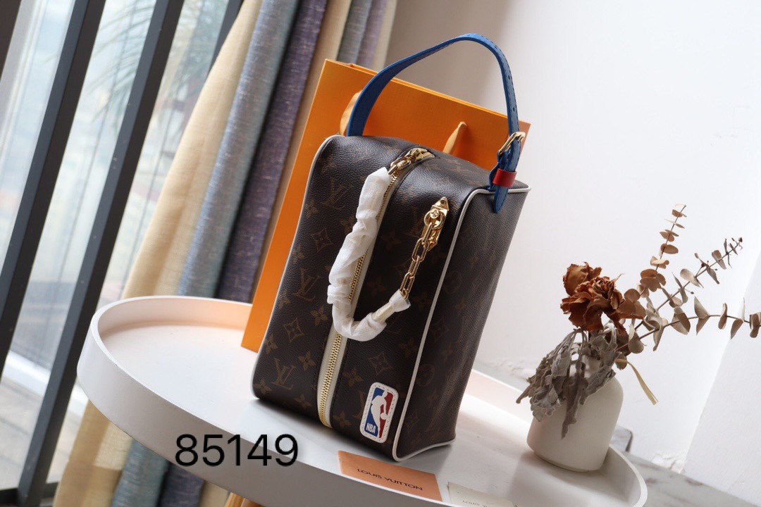 220706 NEW HANDBAG L\V