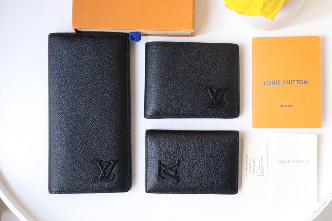 220706 NEW WALLET L\V