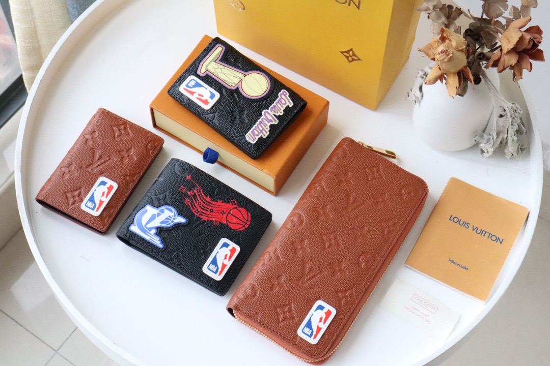 220706 NEW WALLET L\V