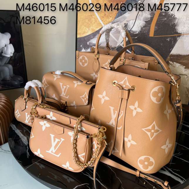 L\V WOMENS NEW BAG 220717