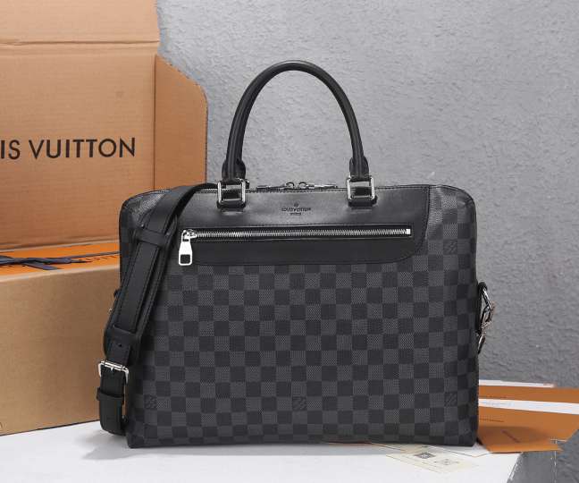 L\V MENS BAG 220717