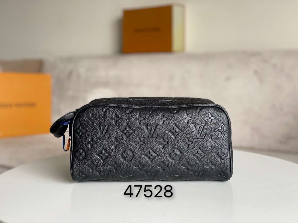 L\V  NEW BAG 220717