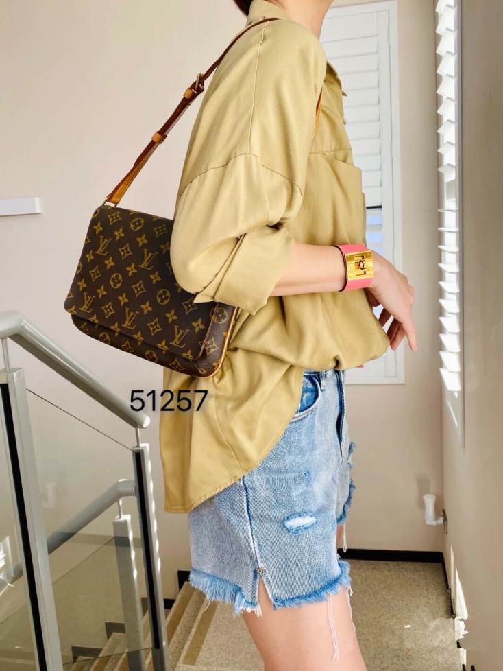 new L\V 220825