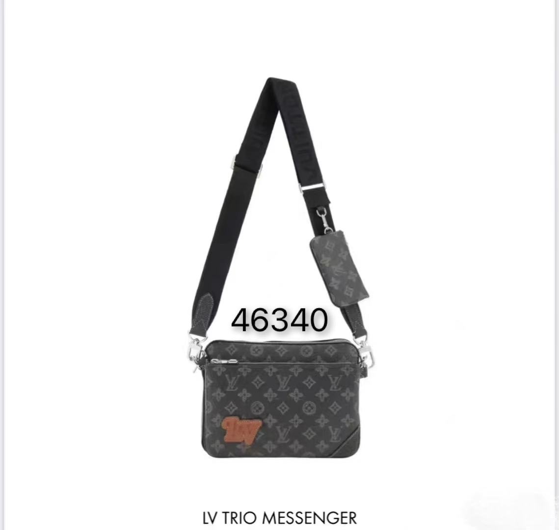 L\V MENS BAG 221127