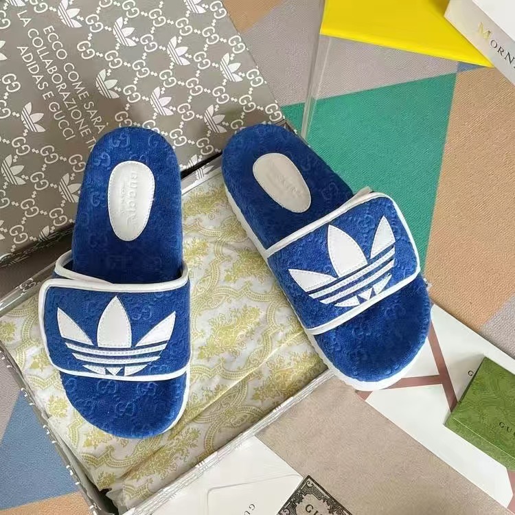 ADIxGUCCl SLIPPERS