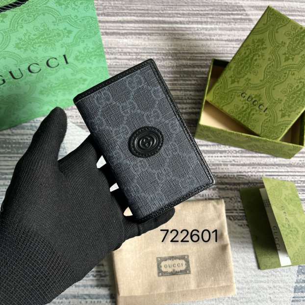 GUCCl CARD HOLDER