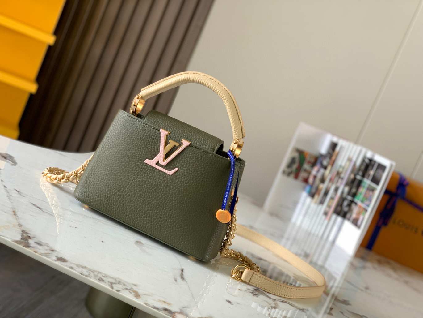 L\V NEW BAG 230219