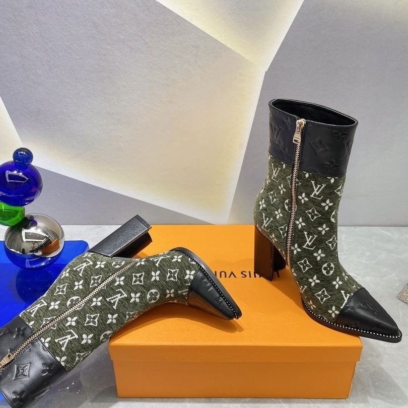 L\V WOMENS BOOTS