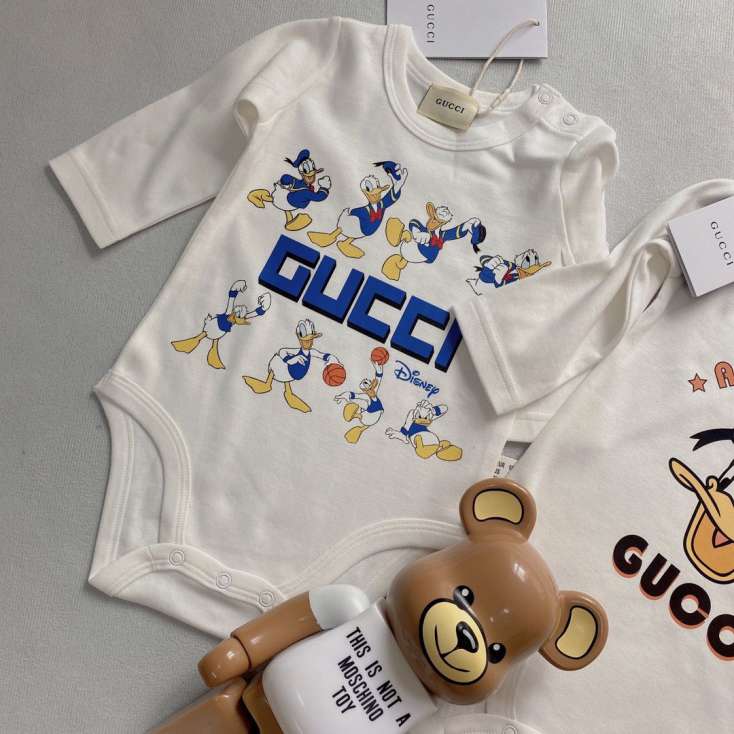 GUCCl BABYS CLOTHING