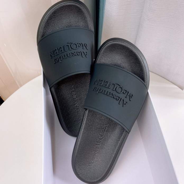 NEW slippers 230315