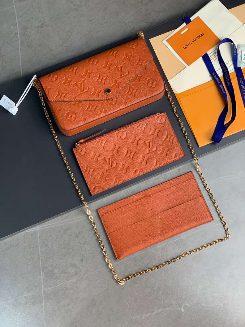 L\V WOMENS PURSE 230315