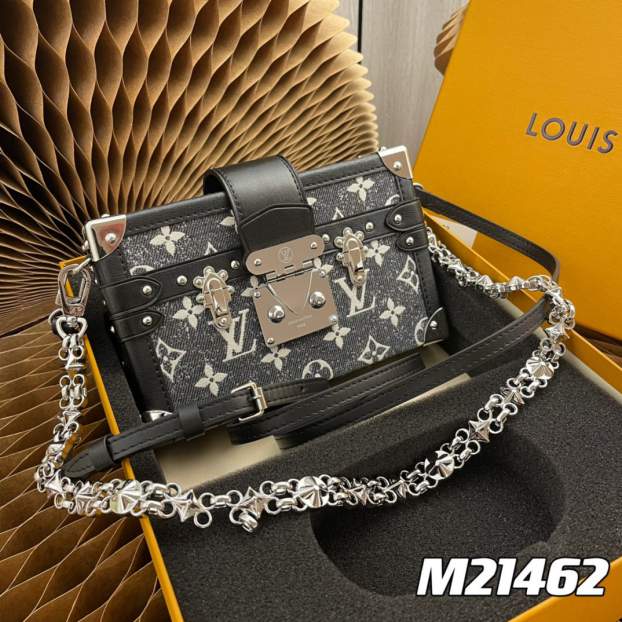 L\V NEW WOMENS BAG 230315