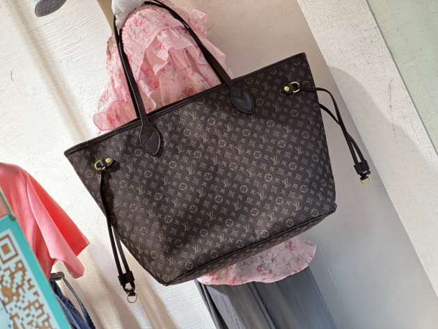 L\V BAG NEW 230722