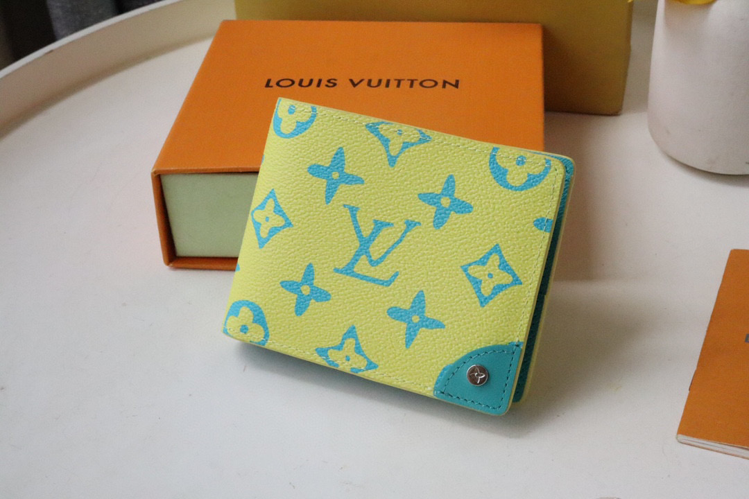 L\V mens new wallet M82005  Monogram Playground