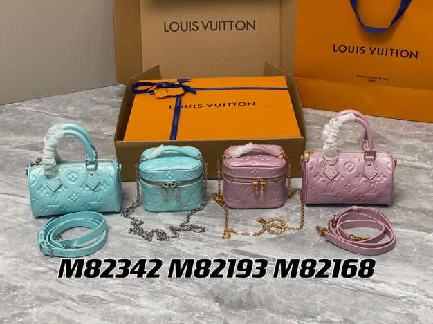 L\V NEW BAG 230722