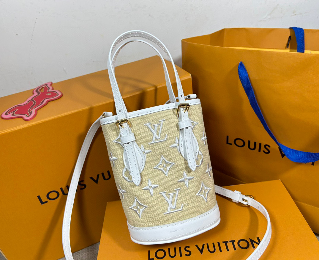 L\V NEW BAG 230722