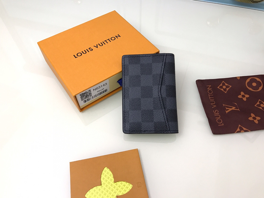 L\V MENS POCKET WALLET 