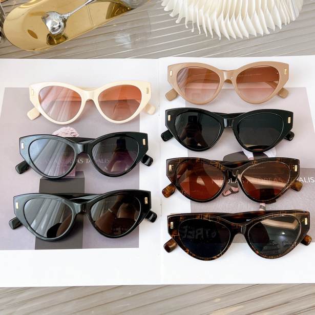 FENDl sunglasses 230923