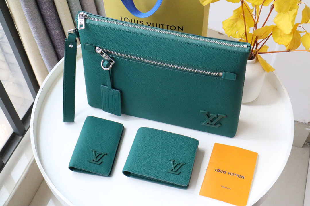 L\V NEW WALLET 230923