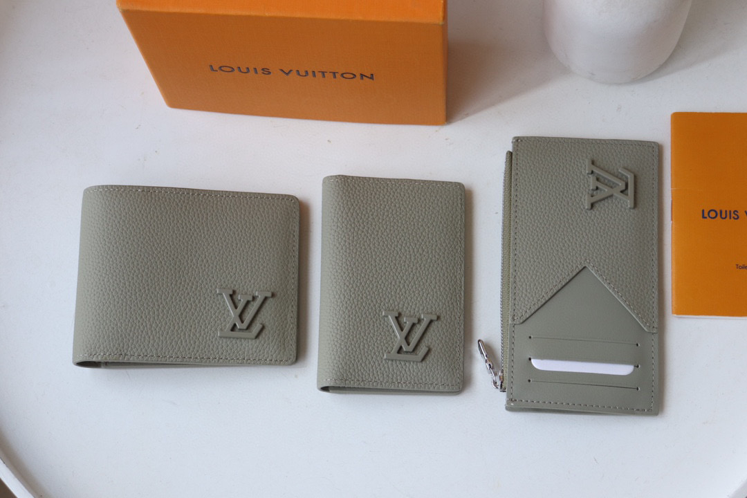 L\V NEW WALLET 230923