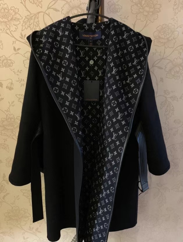 L\V COAT 