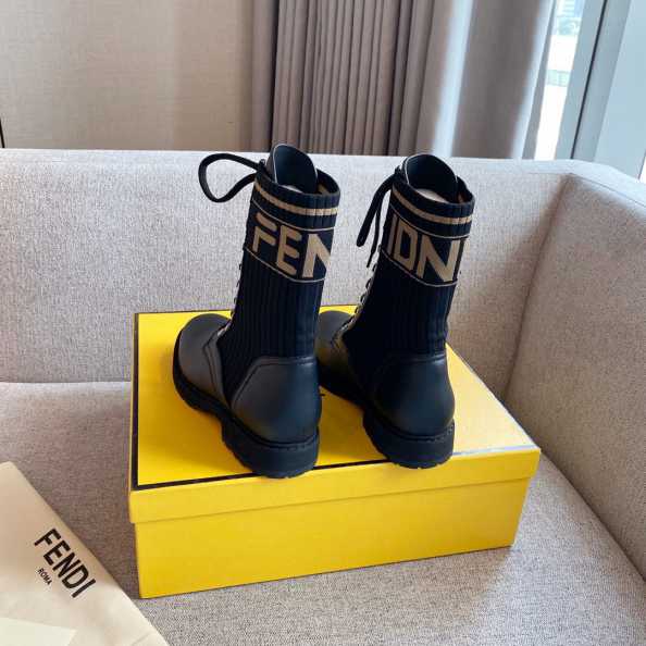 FENDl boots 231204