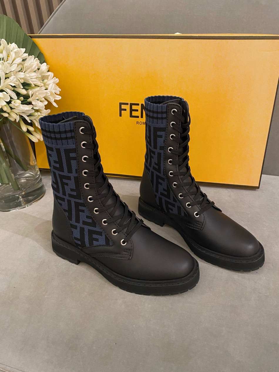 FENDl boots 231204