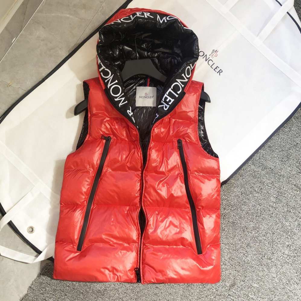 M0NCLER  VEST