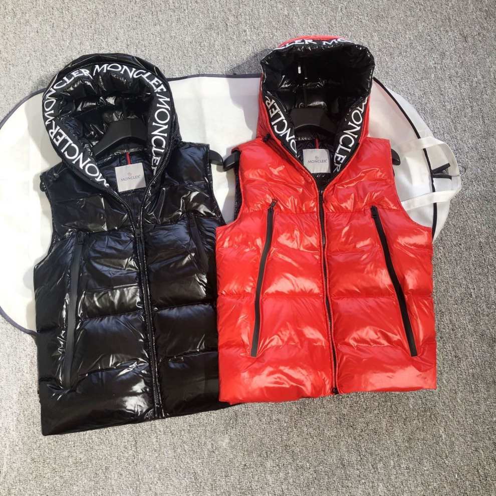 M0NCLER  VEST