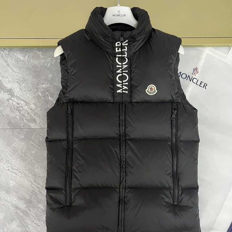 M0NCLER  VEST