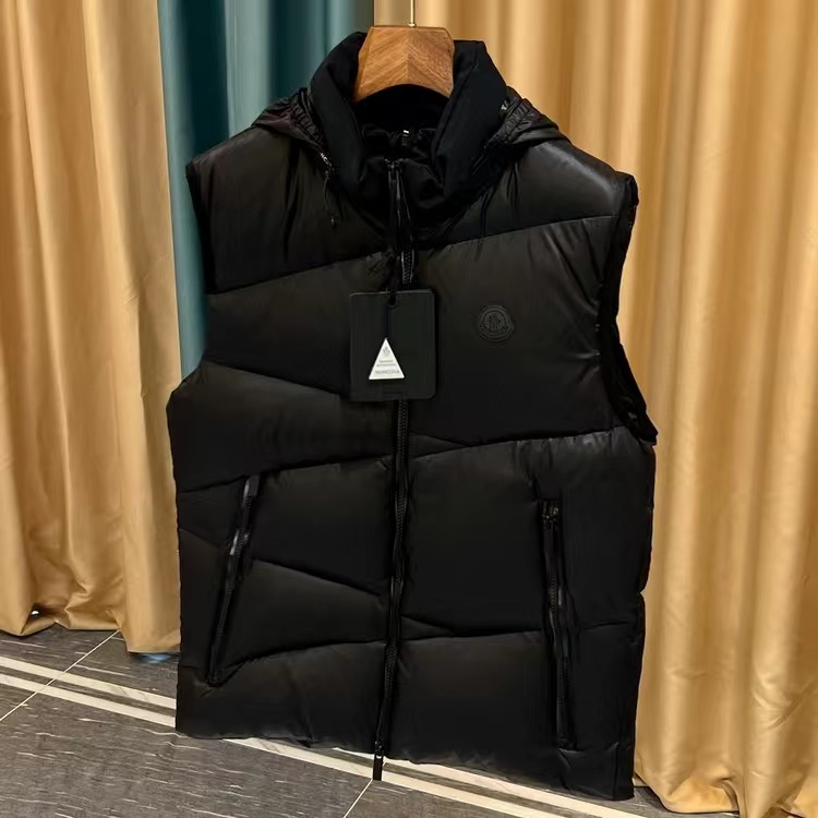 M0NCLER  VEST