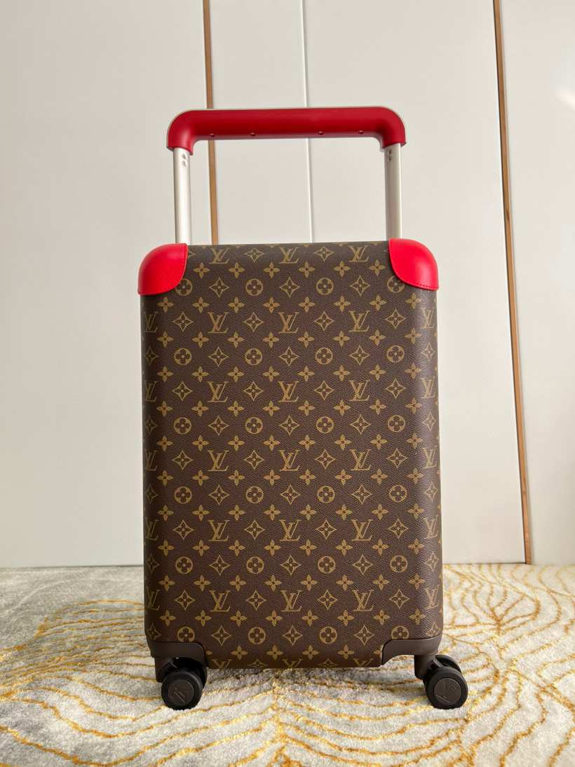 L\V SUITCASE 240123