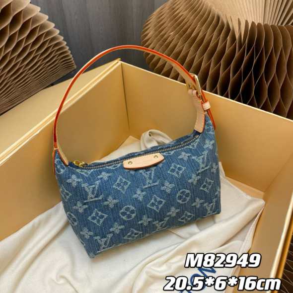 M82949,Mini Moon Monogram Empreinte denim  20.5 x 6 x 16cm