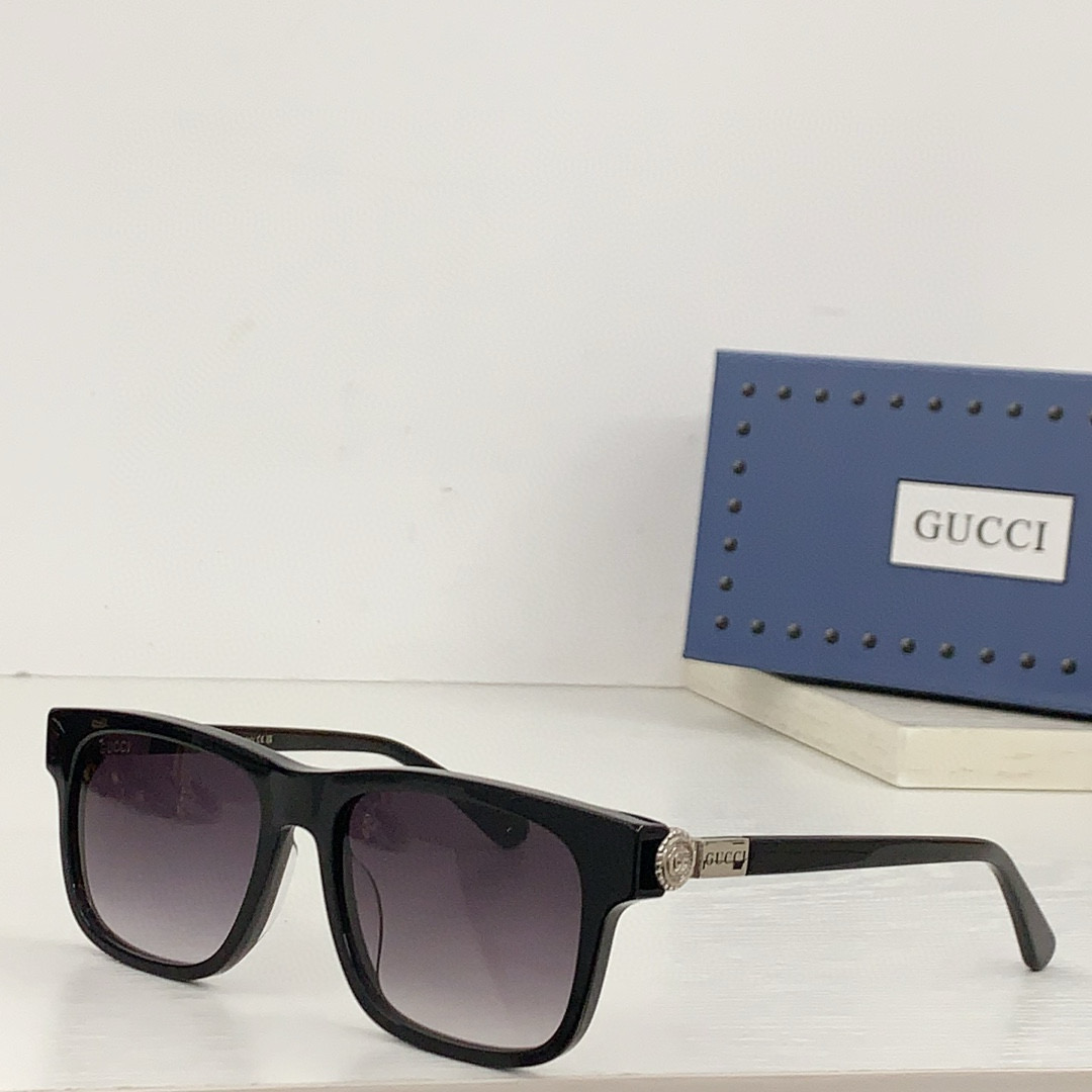 BRAND NEW MENS SUNGLASSES 240302