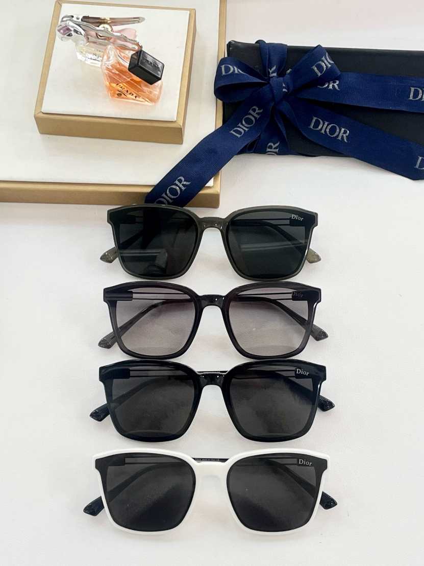 BRAND NEW MENS SUNGLASSES 240302