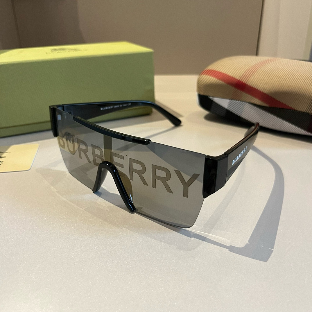 BRAND NEW MENS SUNGLASSES 240302